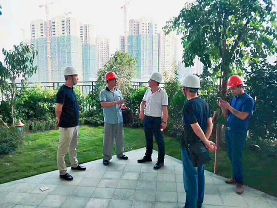 長沙市易知房地產劉總、吳總一行、懷化市華橋集團皺總一行考察溝通項目